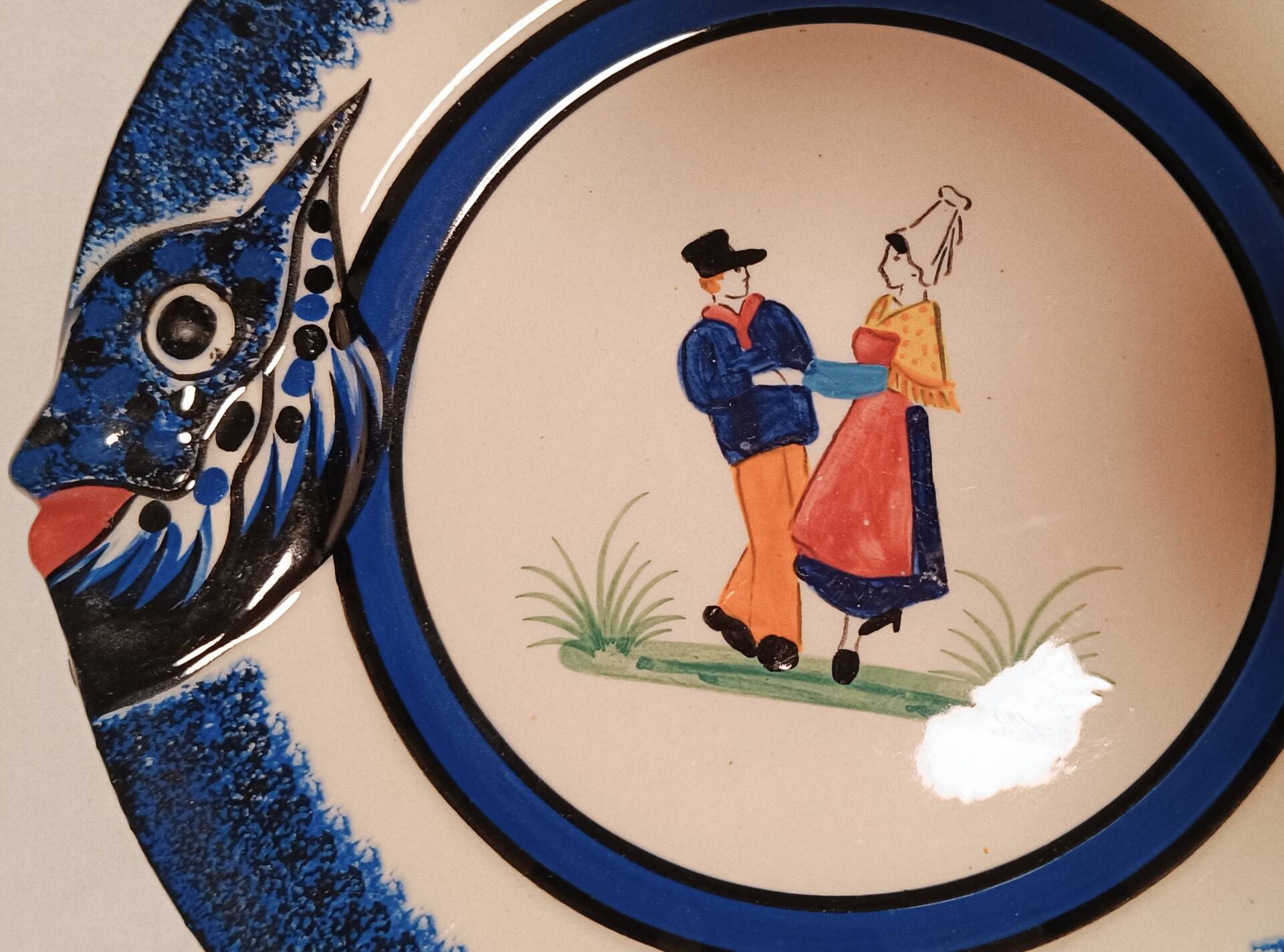 Fish Plate in Port-en-Bessin Faience – Breton / Norman Decor