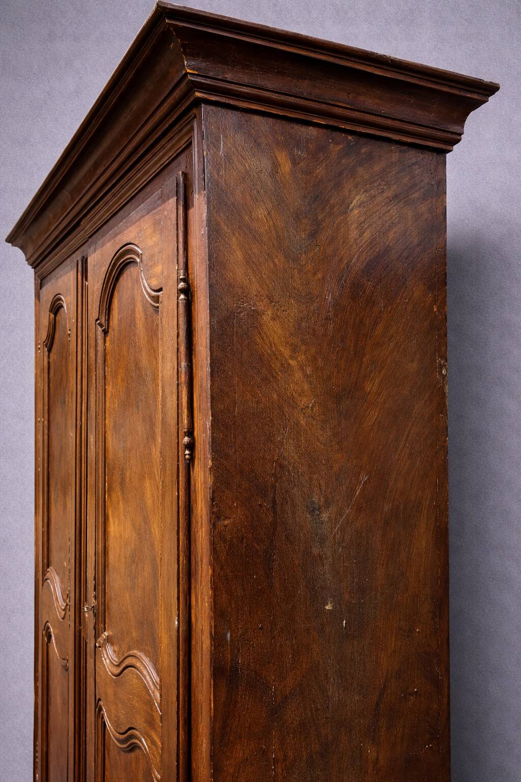 Antique solid wood wardrobe painted – Rustic/classic style