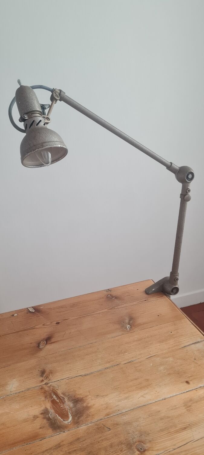 Lumina workshop lamp