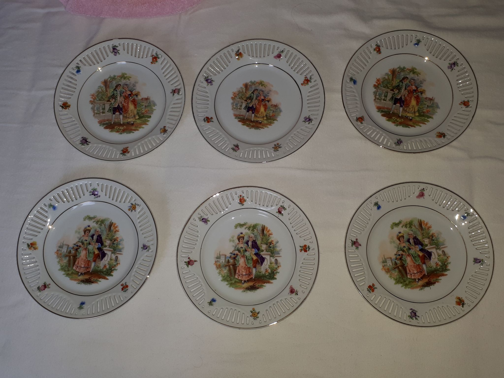 6 assiettes à dessert "scènes galantes"