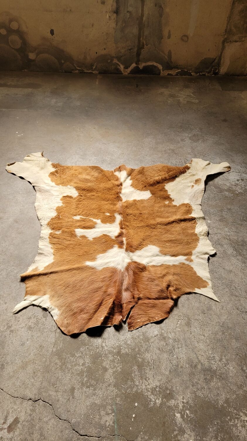 Tapis peau de vache vintage 1970