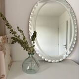 Vintage oval decorative mirror with beveled and chiseled effect
