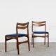 4 chaises en teck et velours bleu marine, milieu XXème