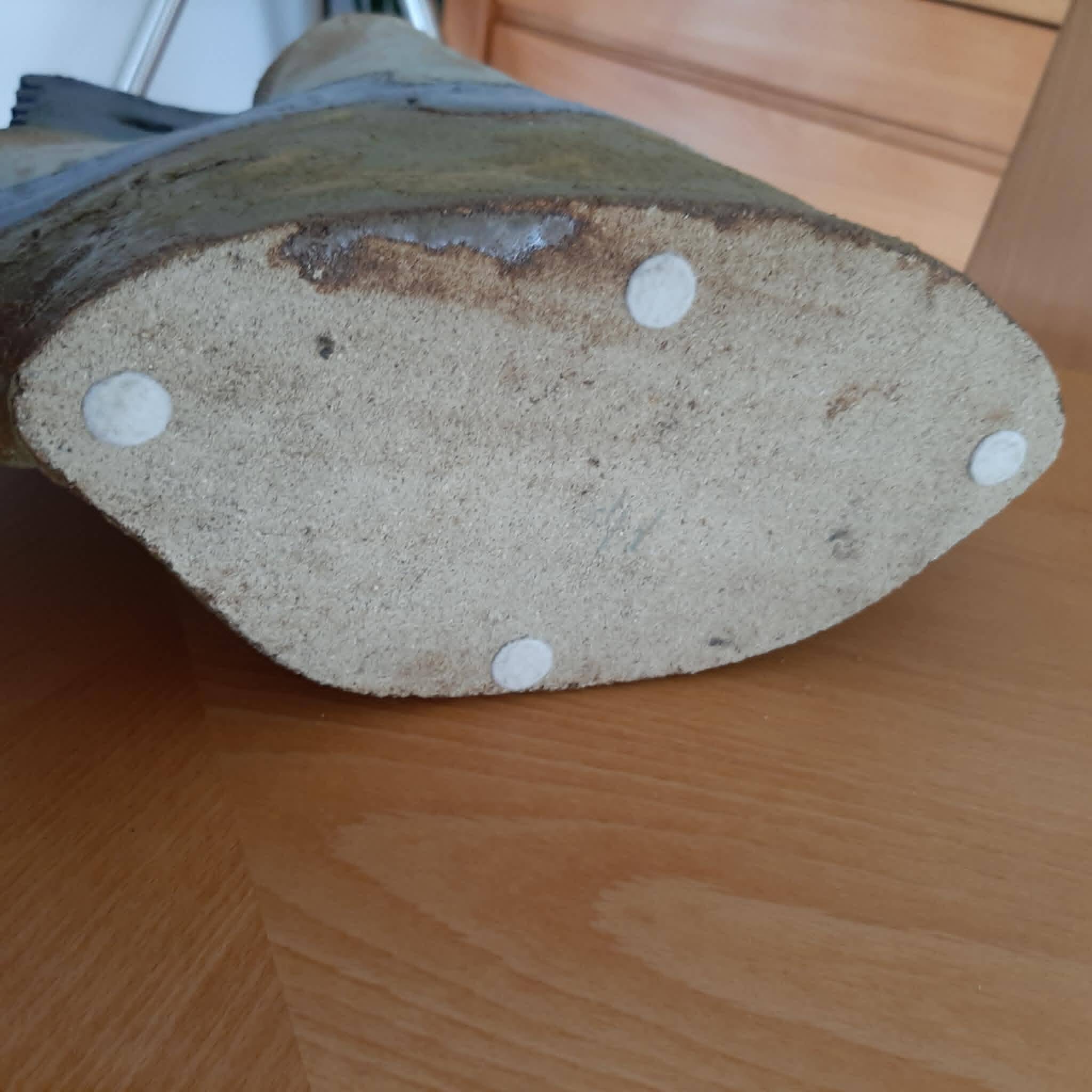 Poterie forme carre signee/ evocation d une vague
