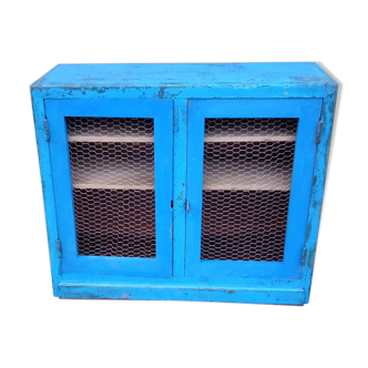 Patinated workshop furniture