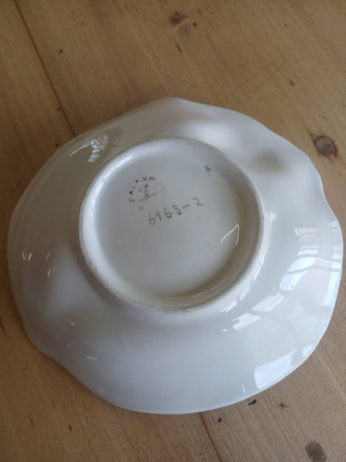 Barbotine strawberry bowl