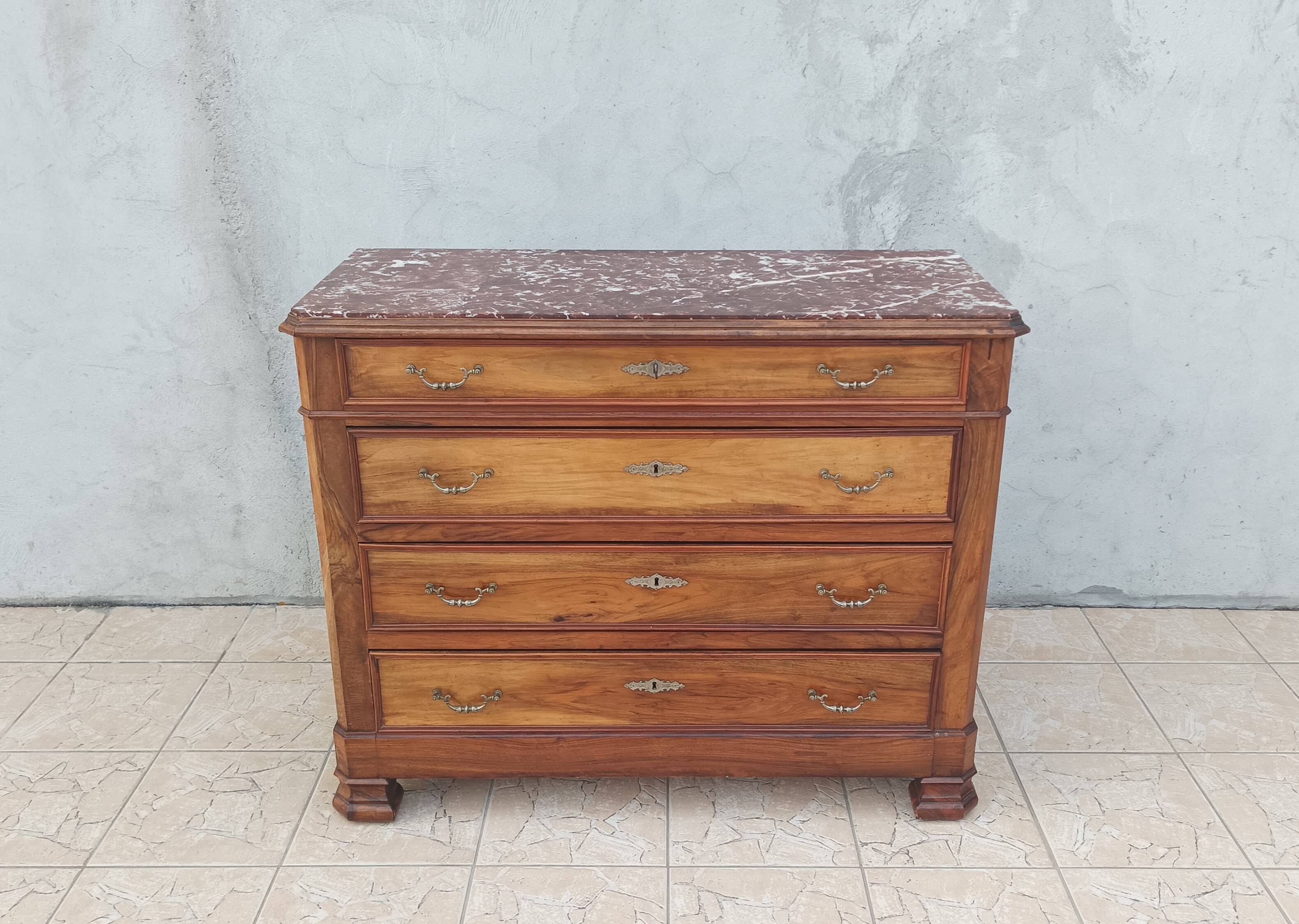 Commode Louis Philippe en noyer