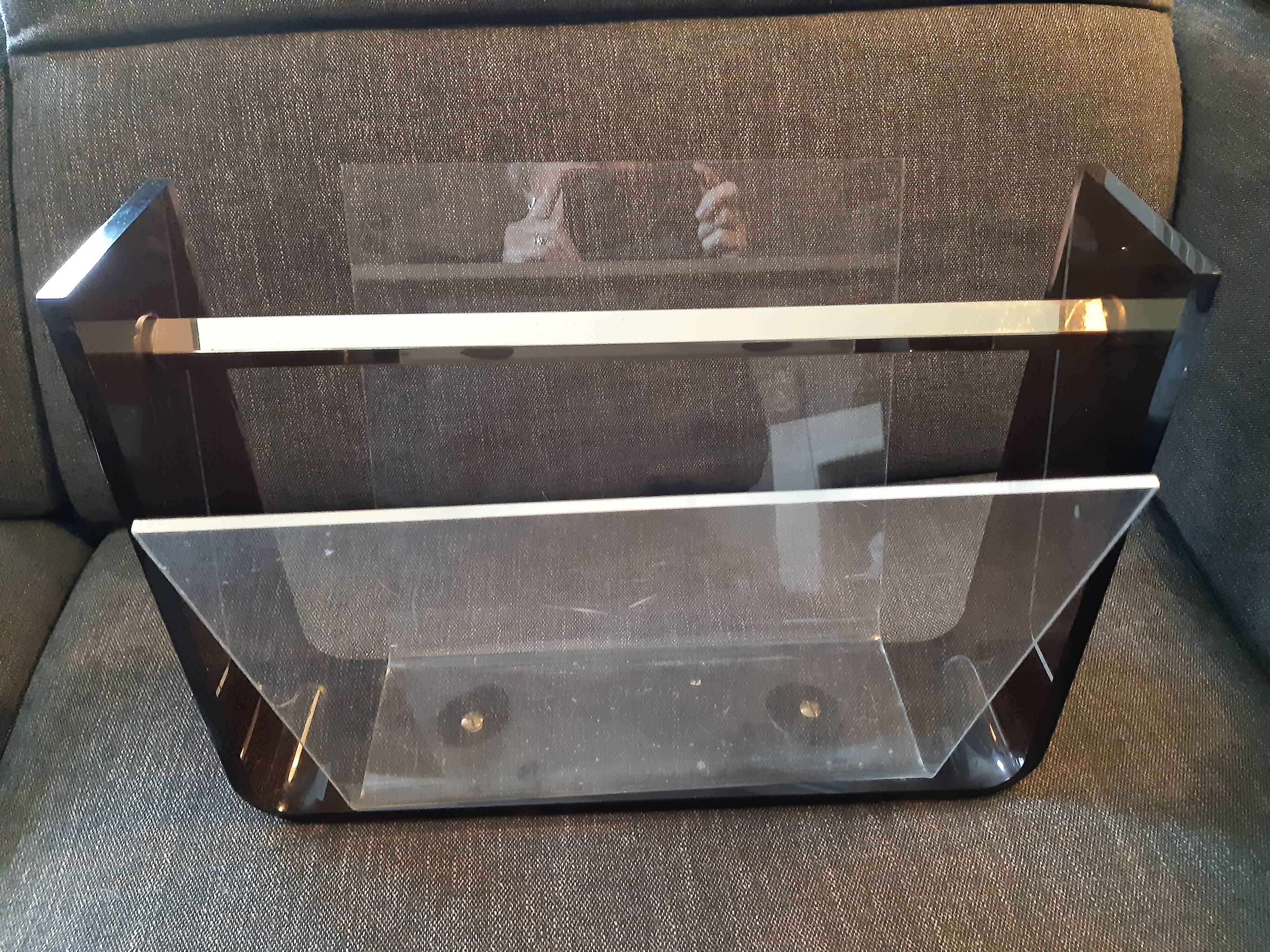 plexiglass magazine rack