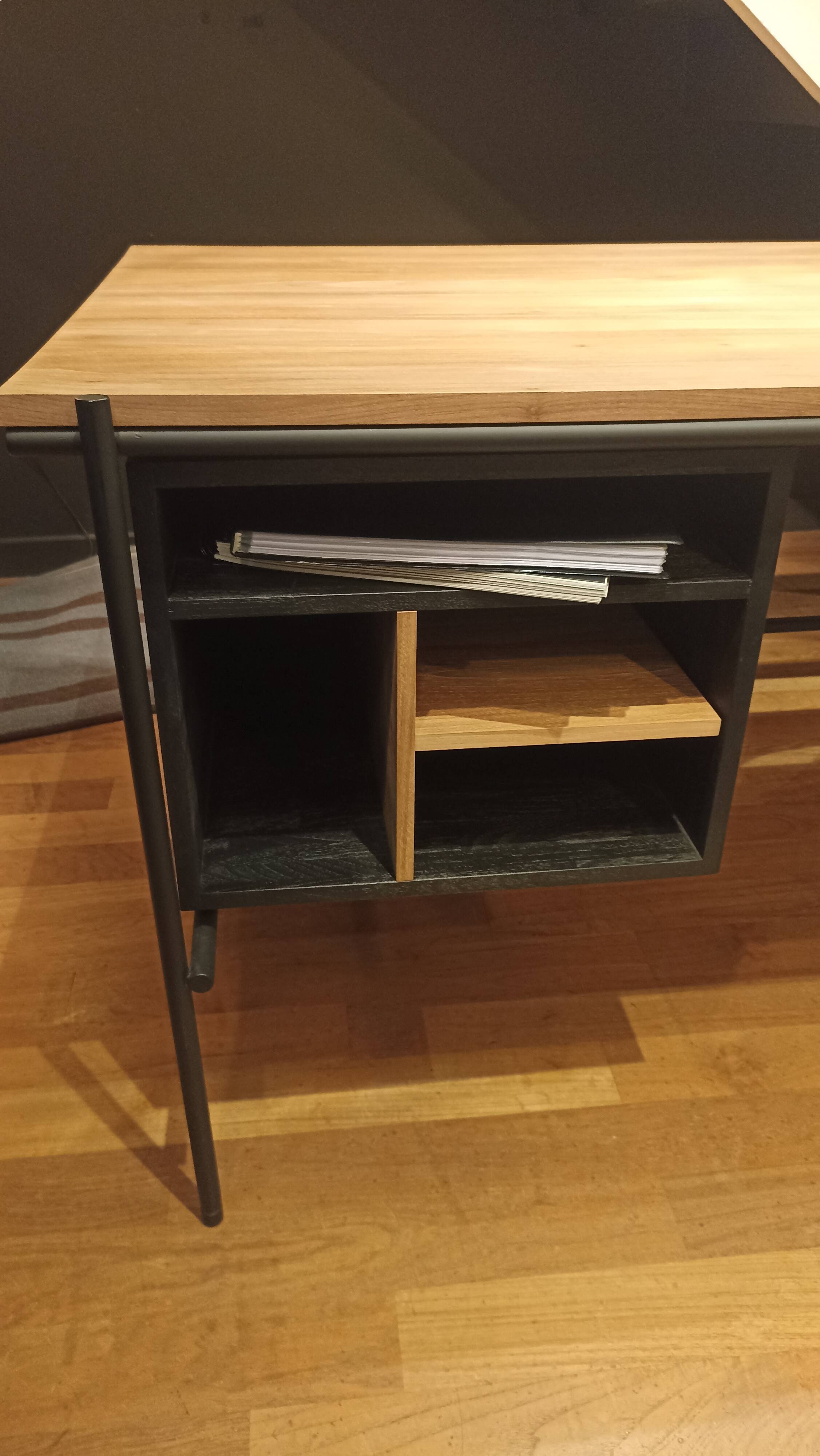 Oscar ethnicraft desk