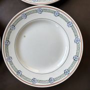 4 assiettes plates St Amand terre de fer