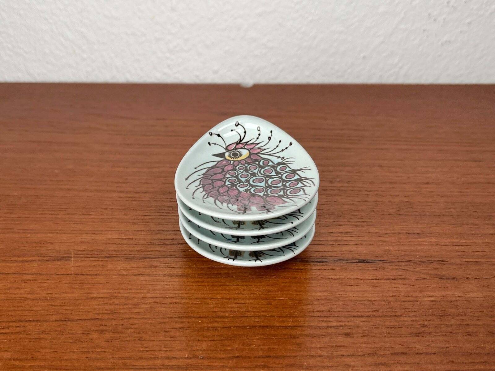 Small oyster or Danish sauce plates from the mid-century by Beth Breyen for Royal Copenhagen, set of 4.