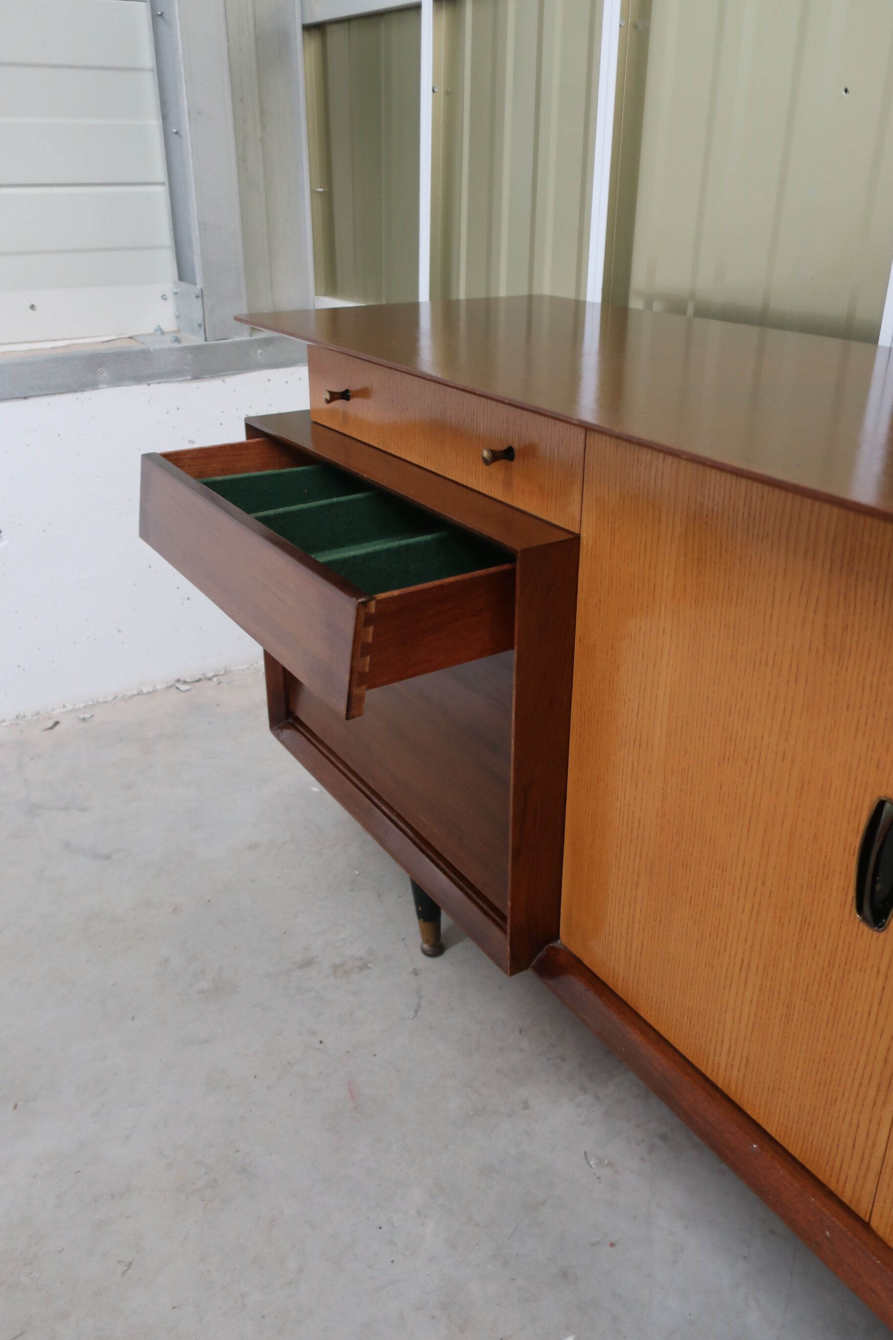 Enfilade en teck des années 60 atypique