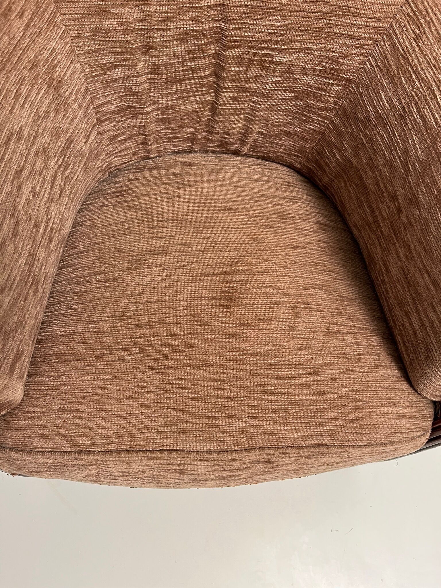 Armchair in the shape of a barrel 20-30s