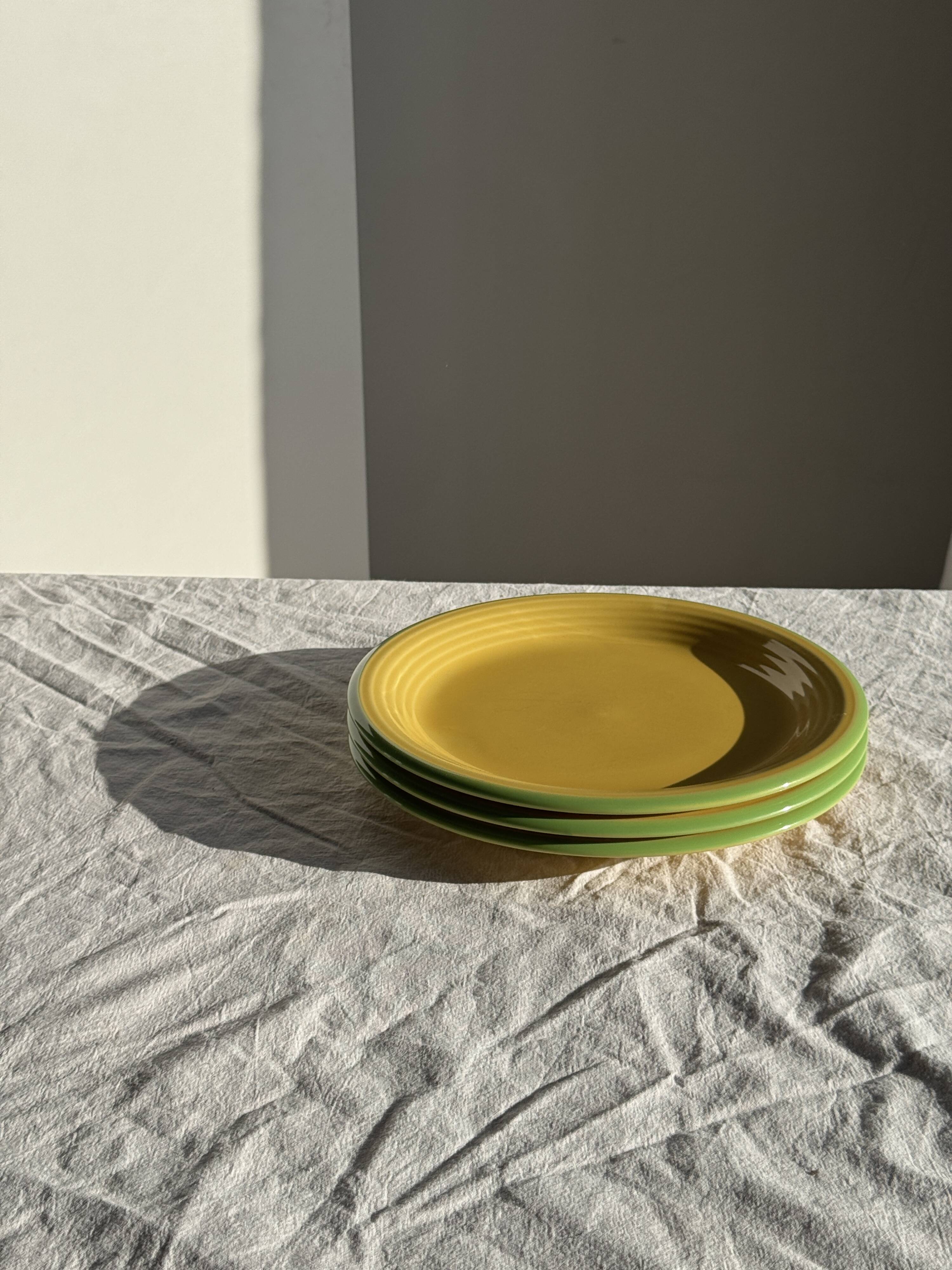 Set of 3 large flat green Italian plates D28.5