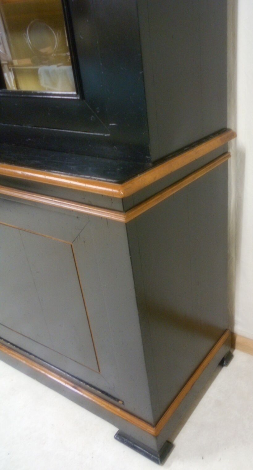 Roche Bobois showcase library