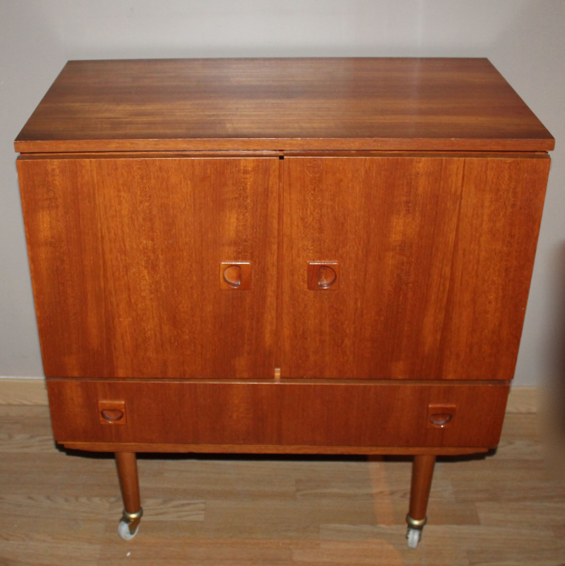 Tv stand wood  vintage 60'