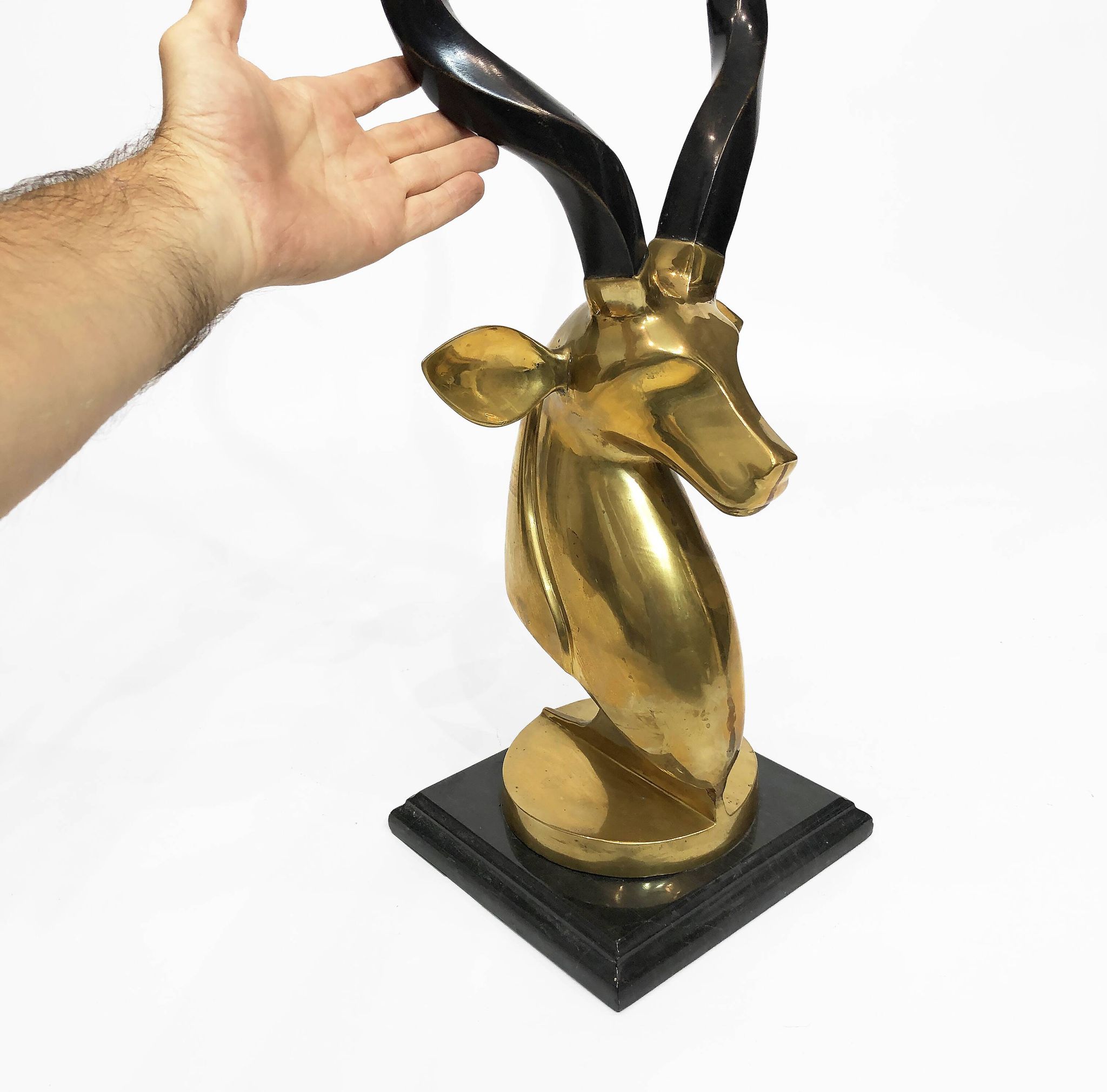 Sculpture en laiton et marbre de la tête d'antilope koudou des années 1970