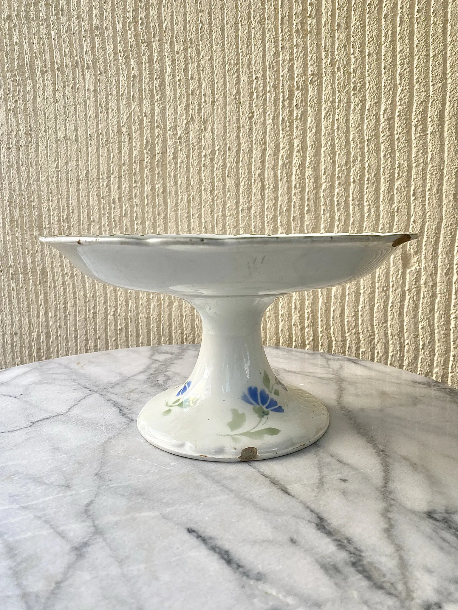 Two antique Luneville K&G compotiers with tulip decoration.