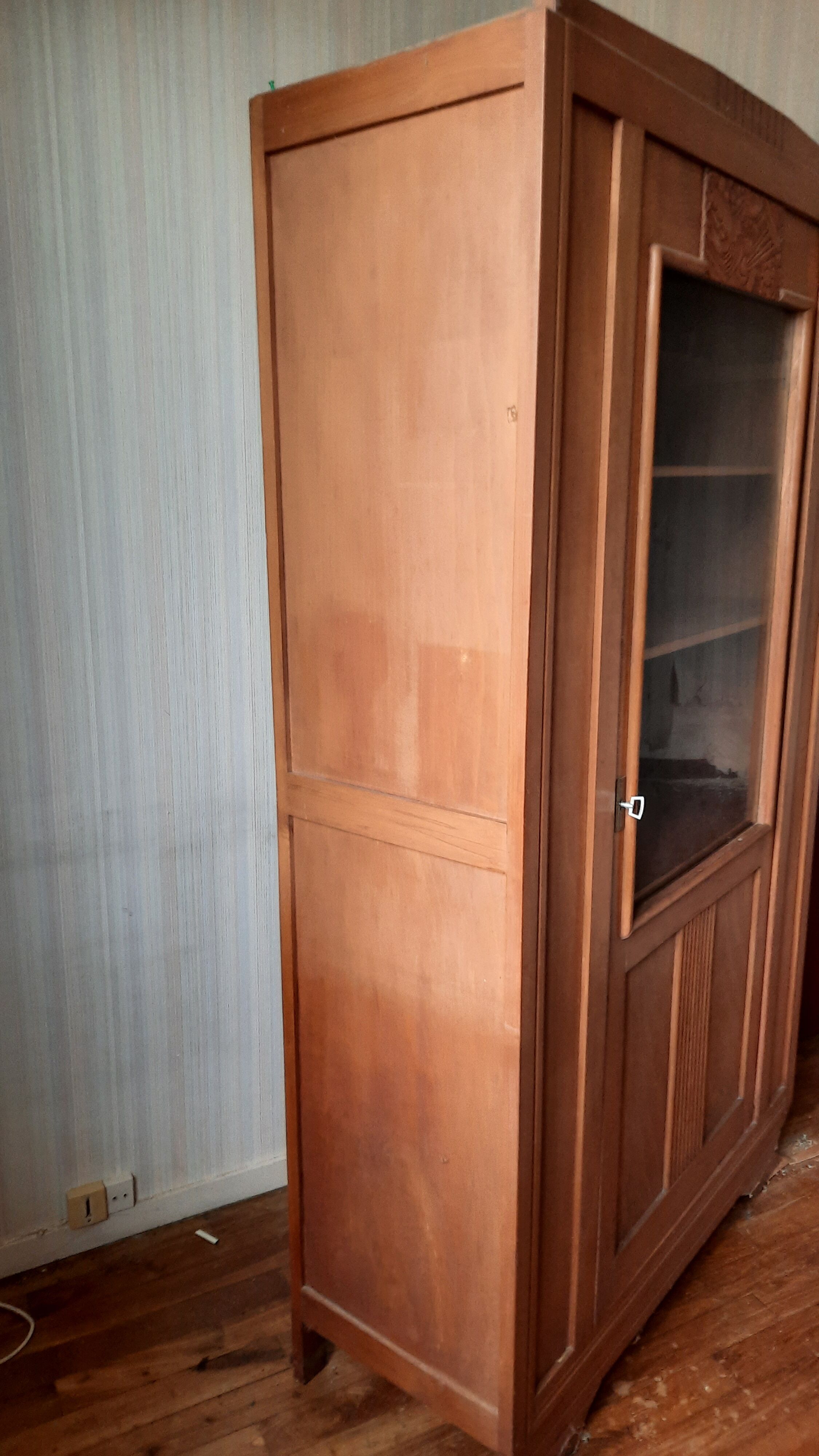 Art Deco style showcase