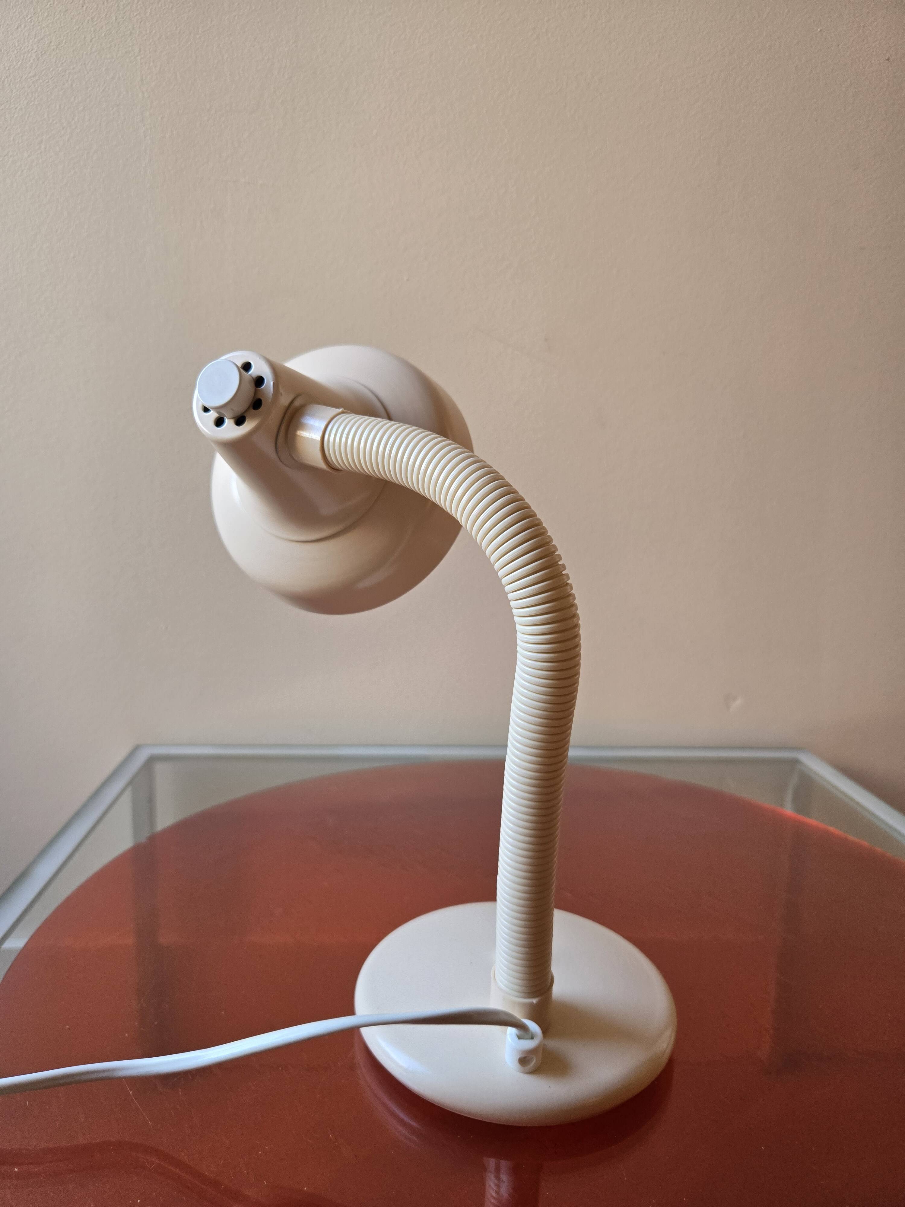 New flexible bedside lamps Aluminor - Vintage design in pink colour.