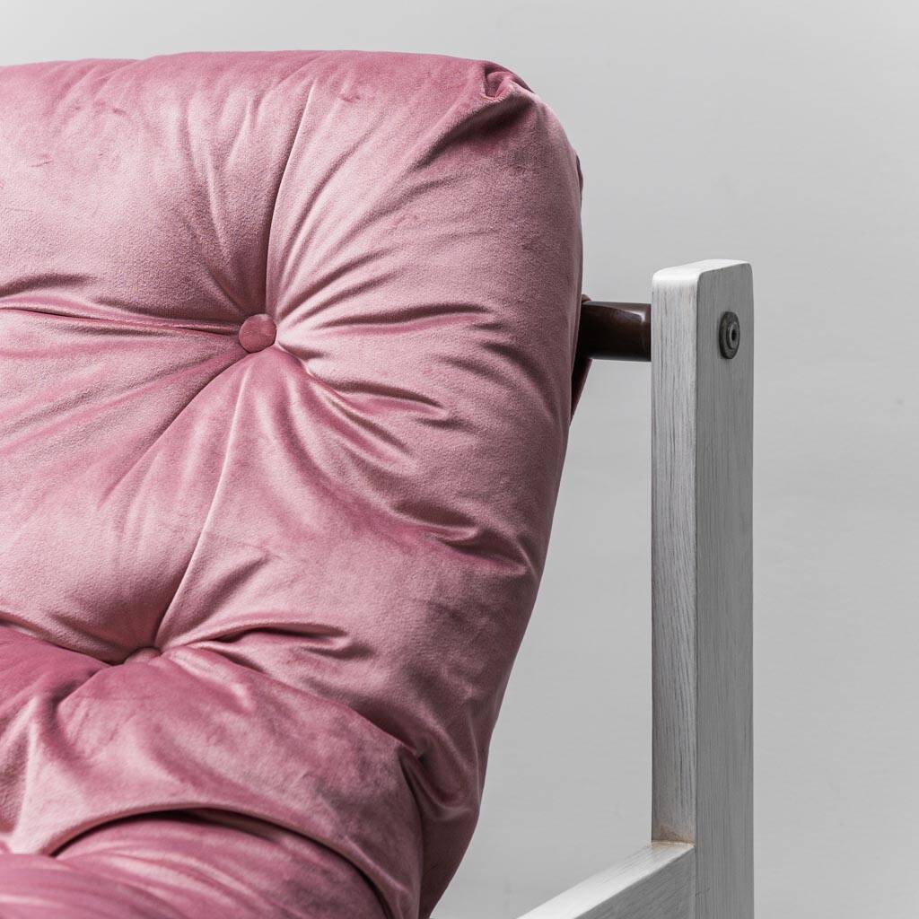 Poltrona vintage in velluto rosa legno bianco anni ’70 modernariato