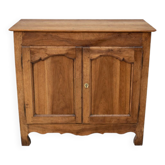 Carved walnut buffet commode from the 18th century.