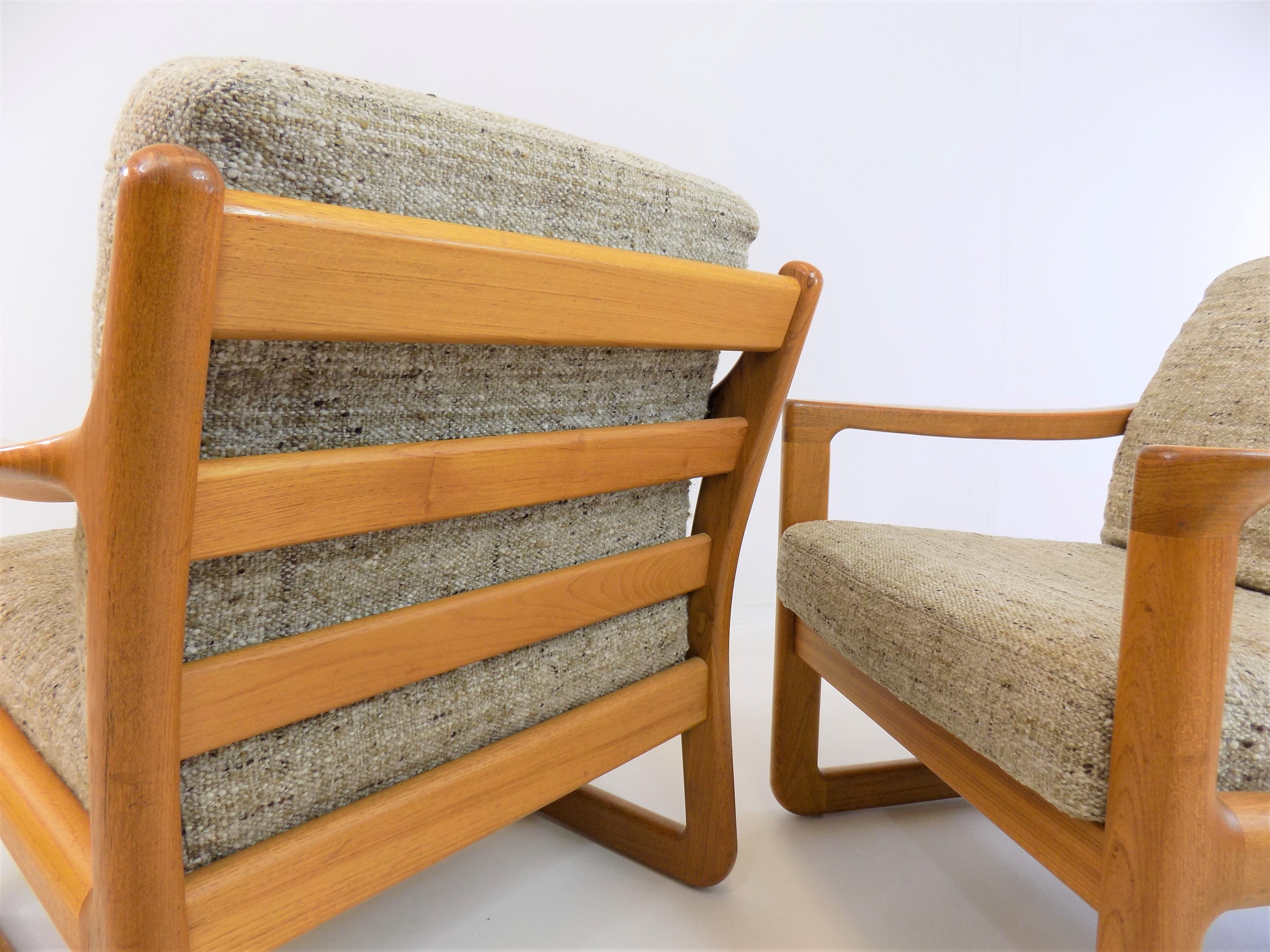Paire de fauteuils par Johannes Andersen