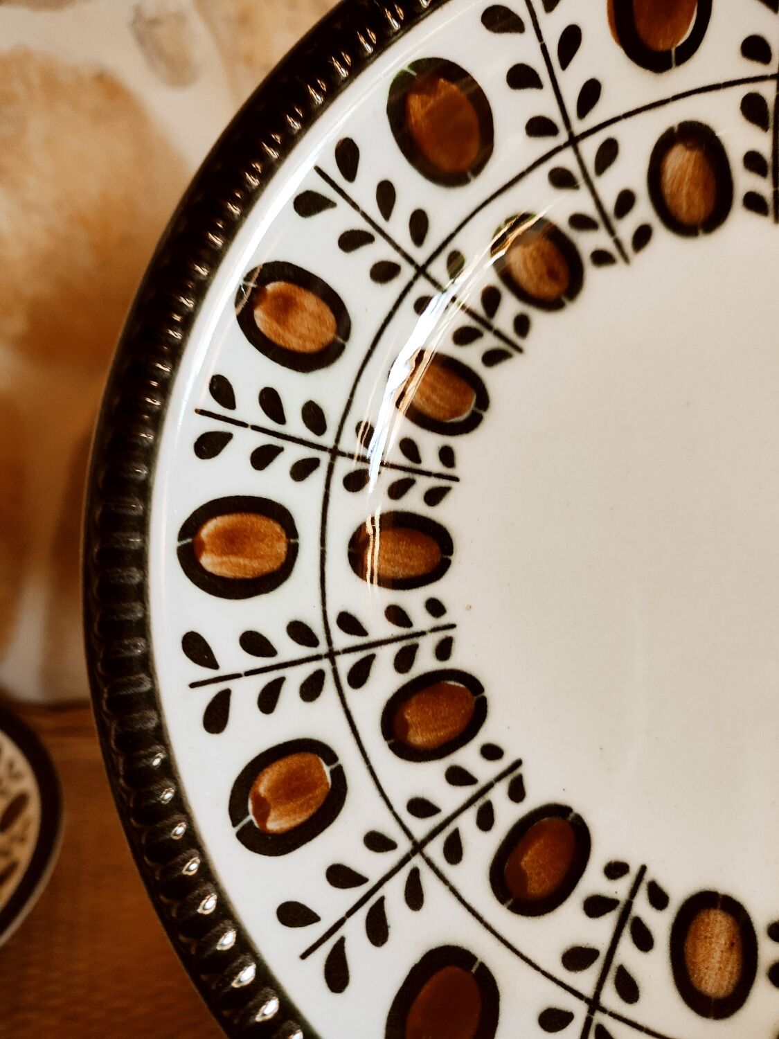 6 soup plates walnut model by Boch