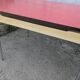 Table en formica rouge