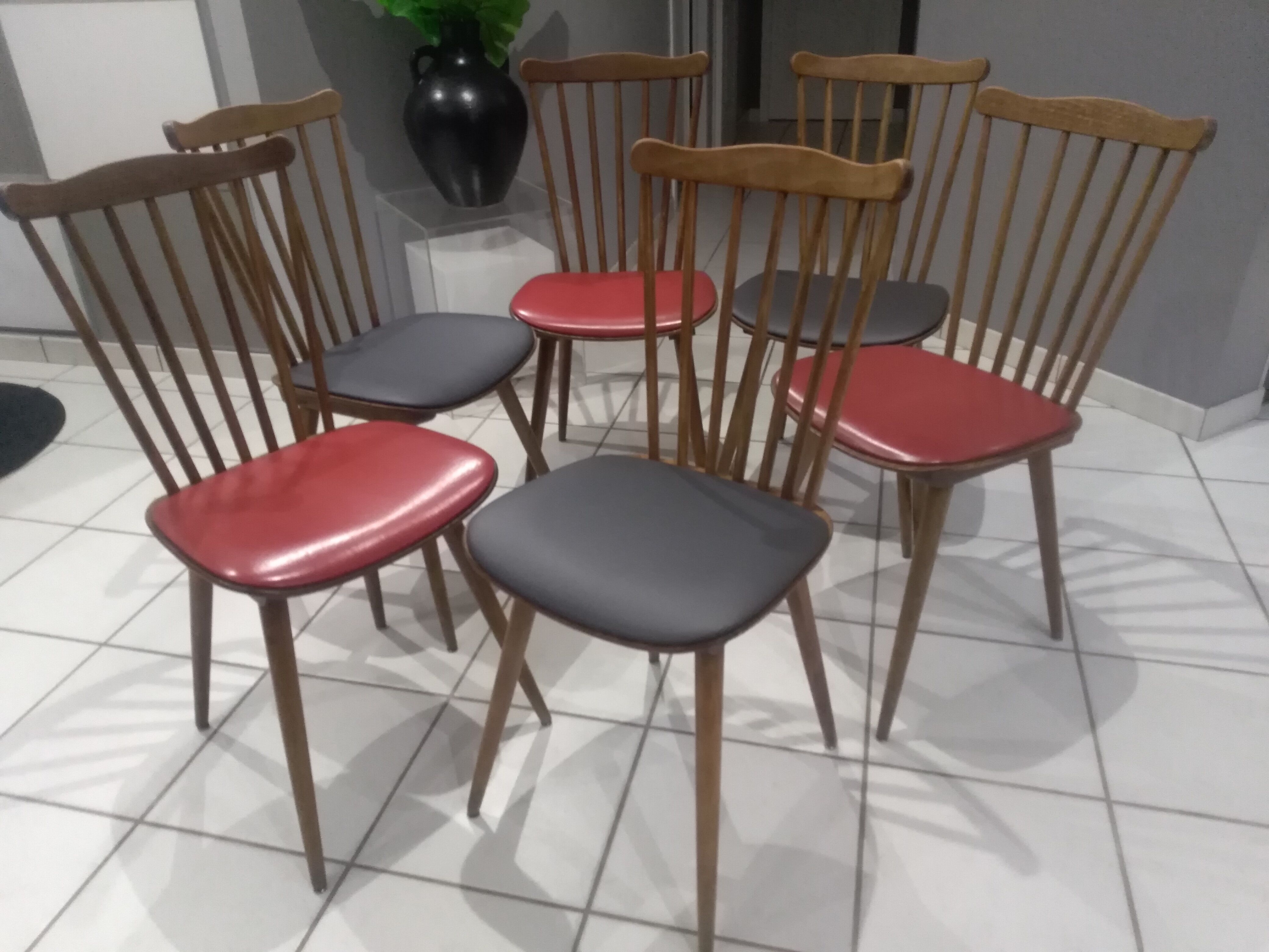 Suite de 6 chaises de Bistrot Baumann modèle Menuet années 1970