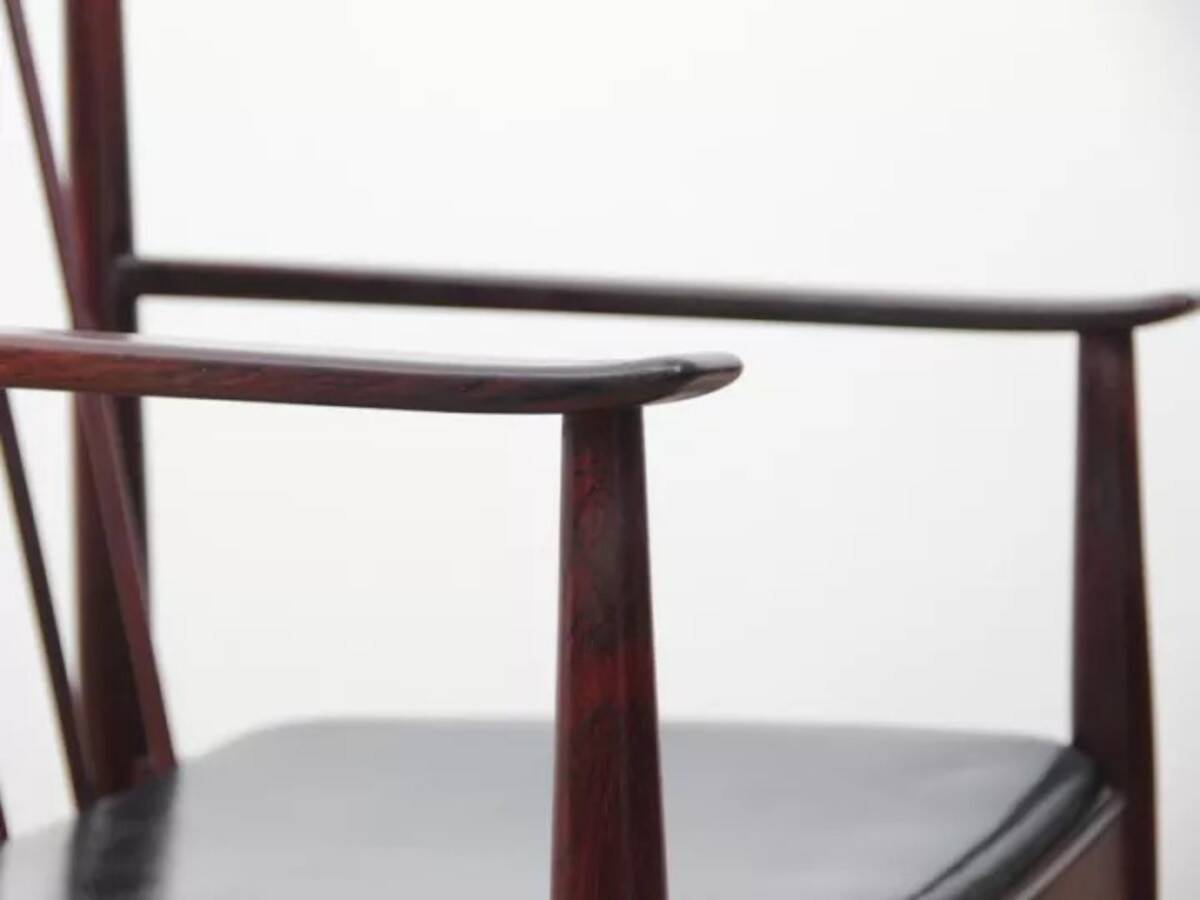 Pair of armchairs, side table, Danish in rosewood, Arne Vodder 1960.