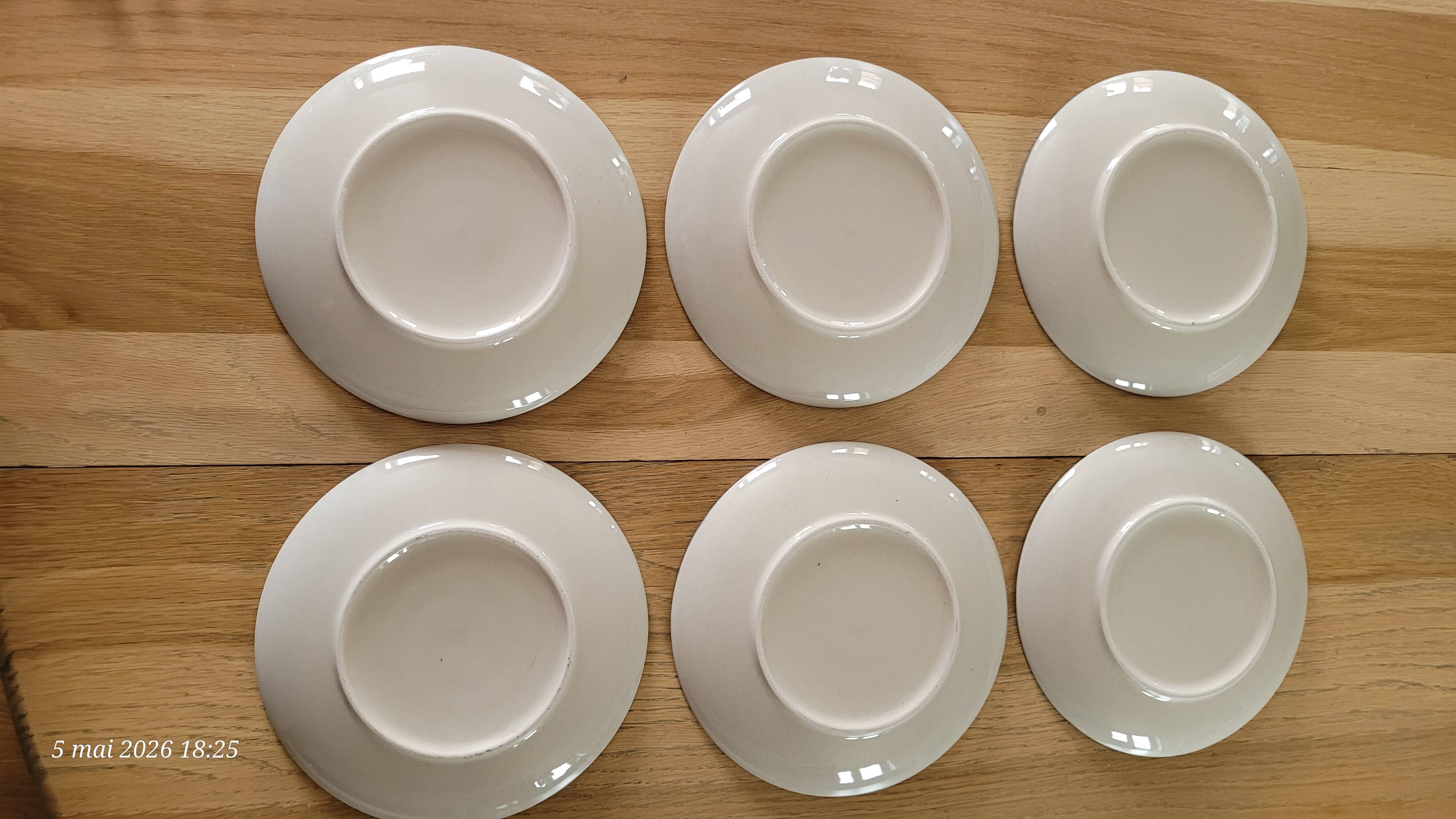 6 blue dessert plates
