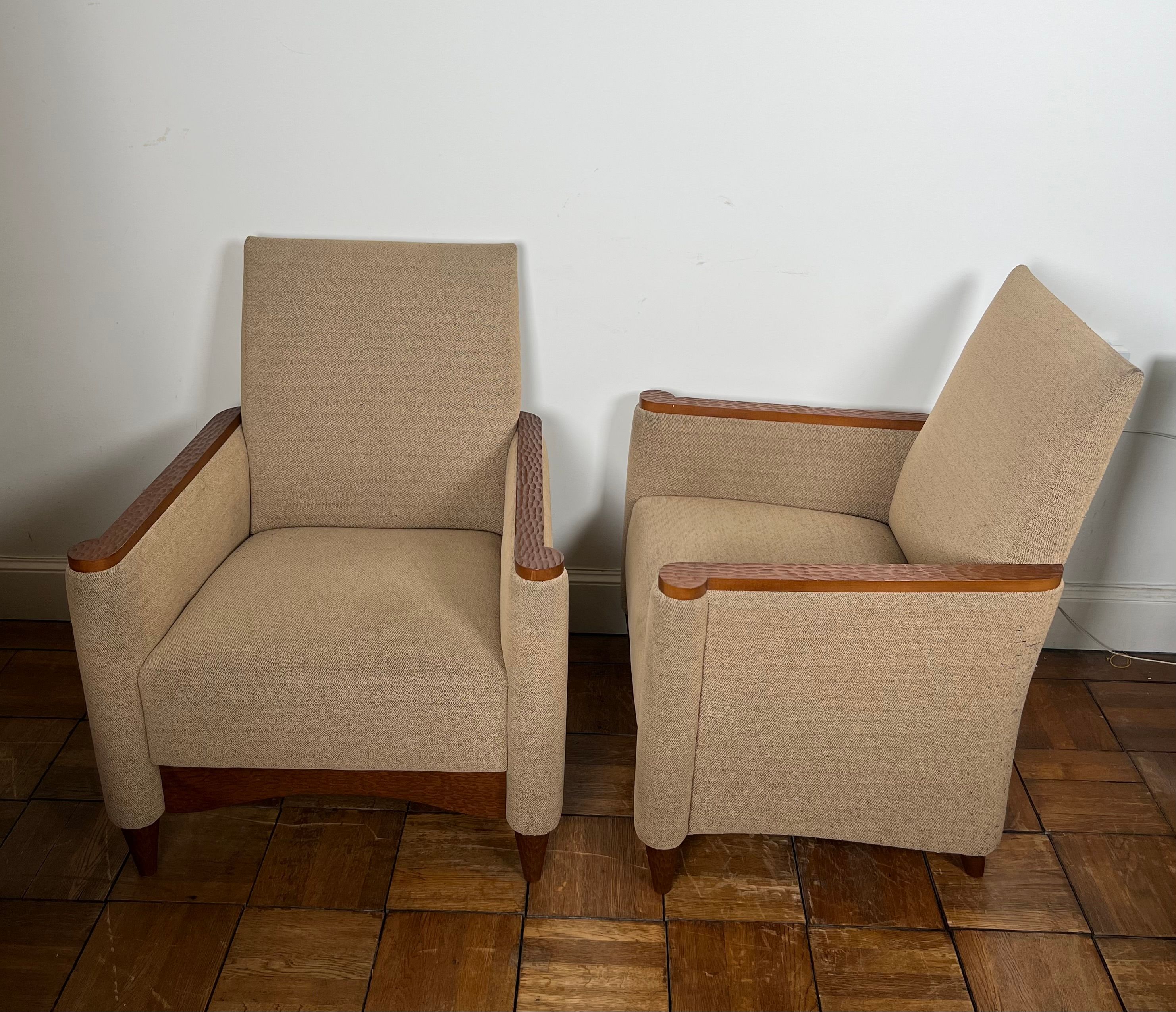 Pair of armchairs in carved wood and vintage fabric