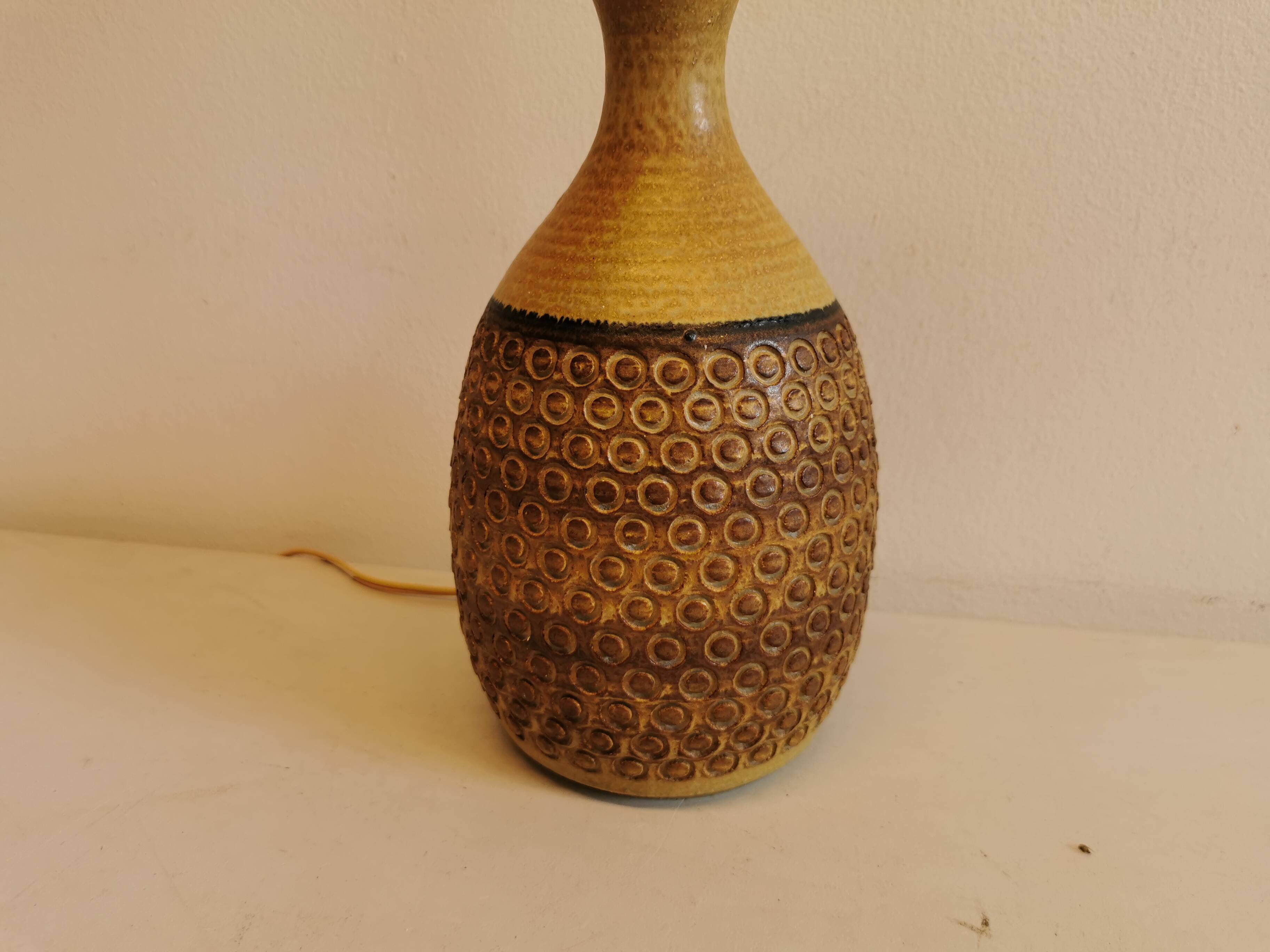 Ceramic table lamp from Danish company Søholm. Designed by Svend Hermansen (SH)