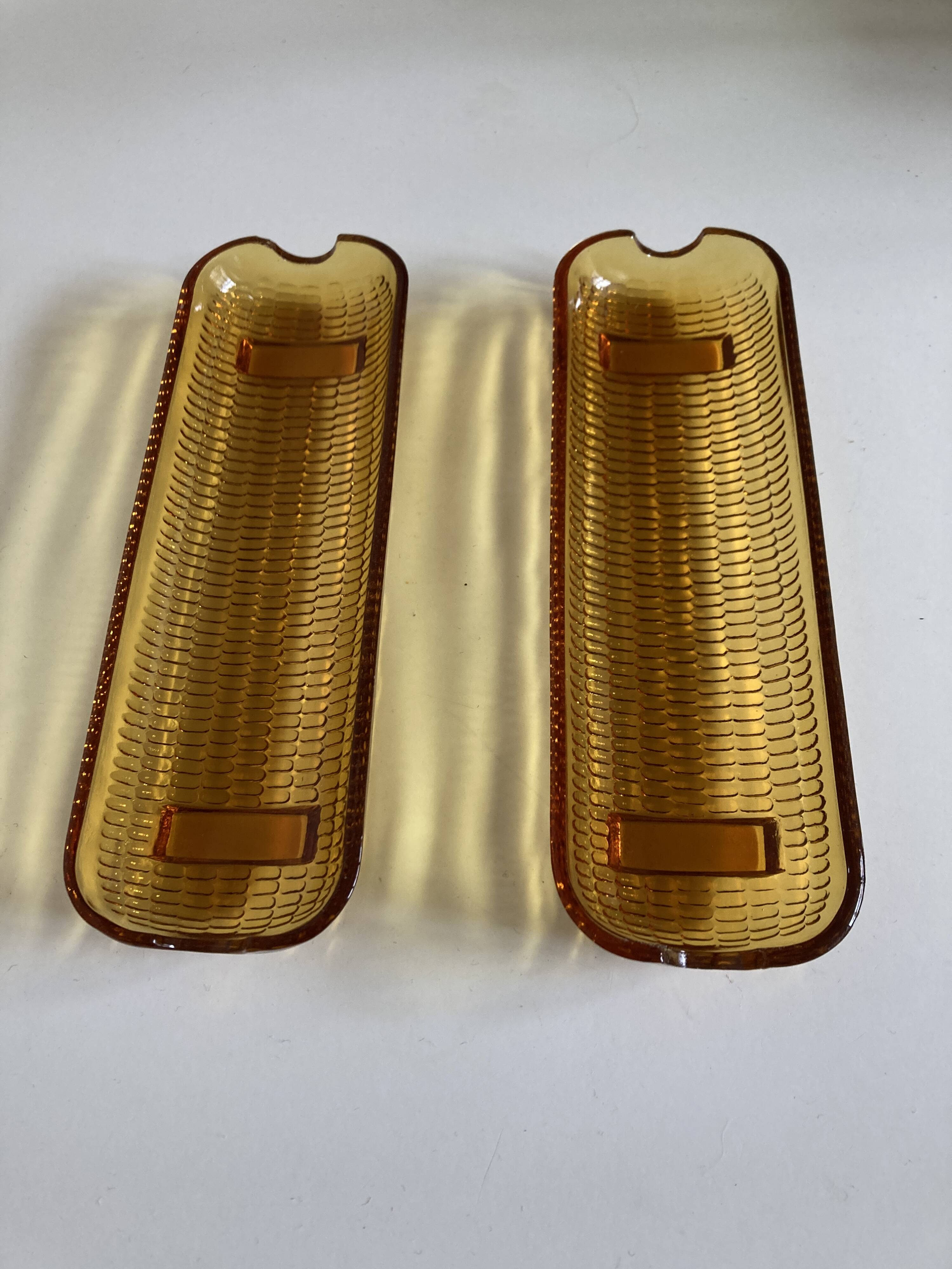 Pair of American corn plates USA 1940 in molded glass Depression Glass