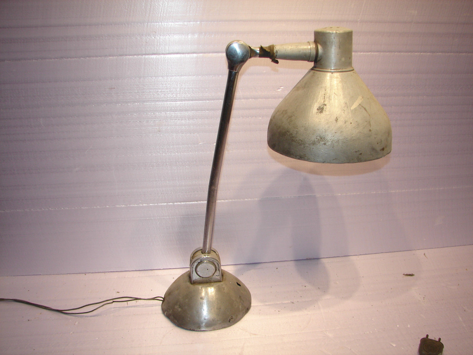 Metal desk lamp
