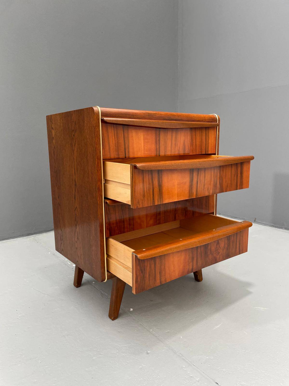 Commode à Tiroirs par Bohumil Landsman pour Jitona, Tchécoslovaquie, 1960