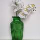 Vase vert en verre ancien