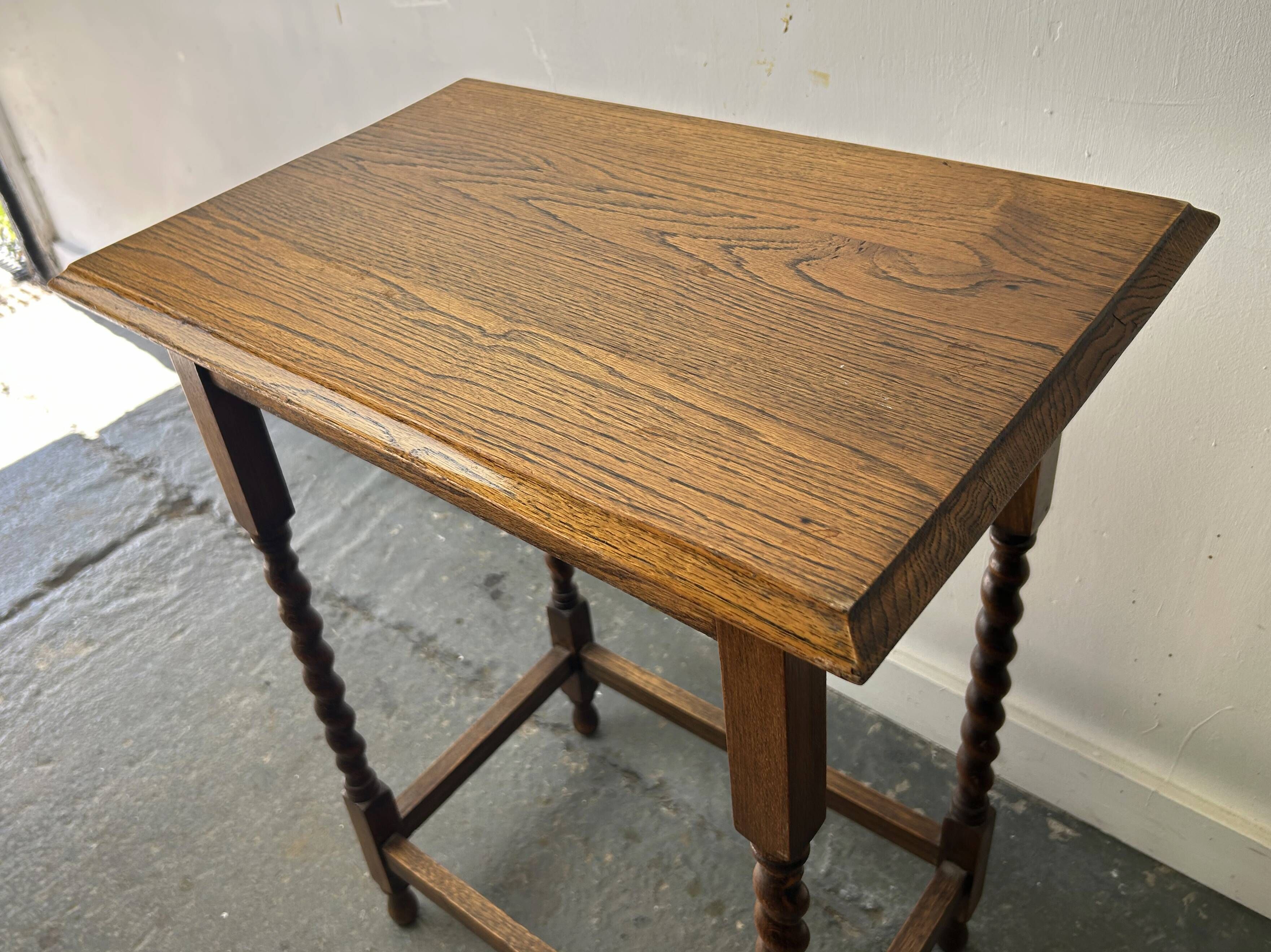 Antique Edwardian Oak Barley Twist Petite Occasional Side Table 1900s-1920s