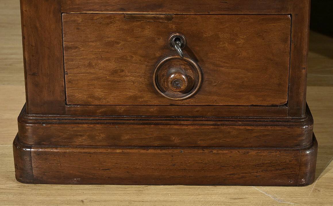 Bureau à Caissons en Acajou Moucheté – Fin XIXe