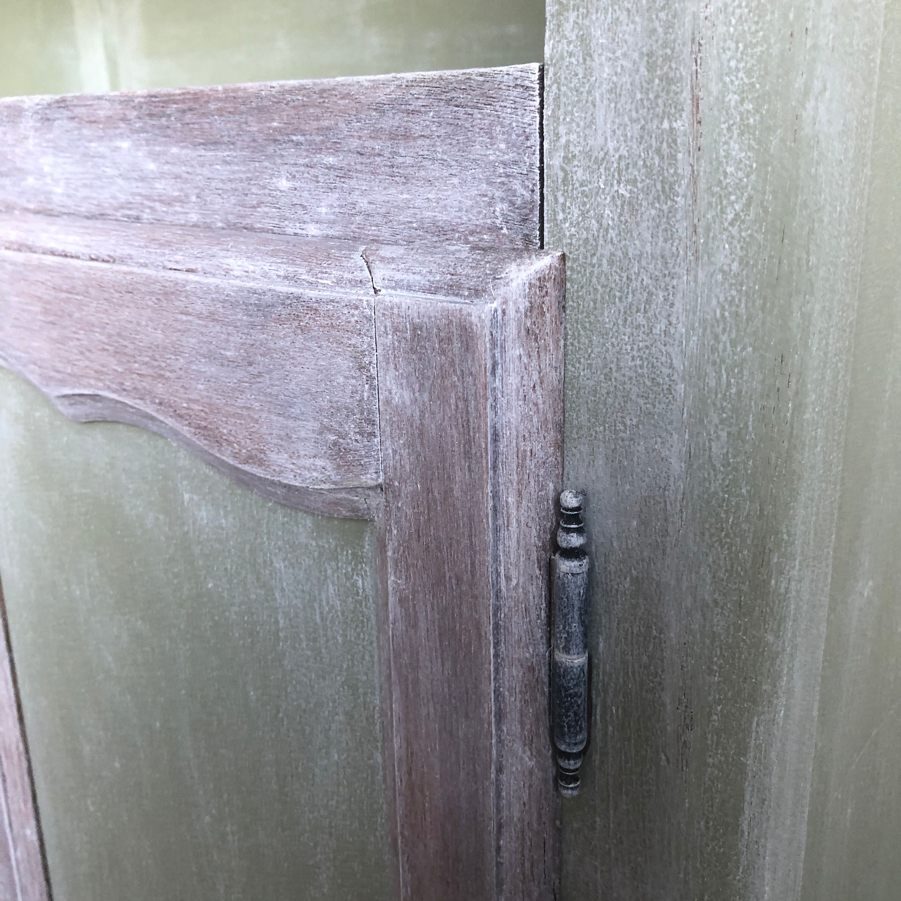 Ceruse storage furniture