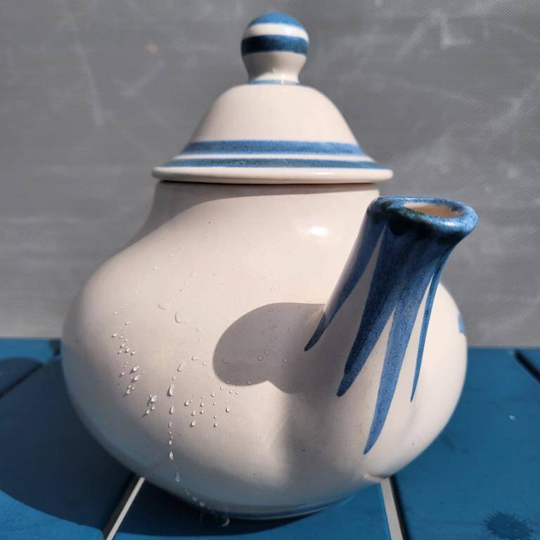 Théière Longchamp "Fleur bleue"