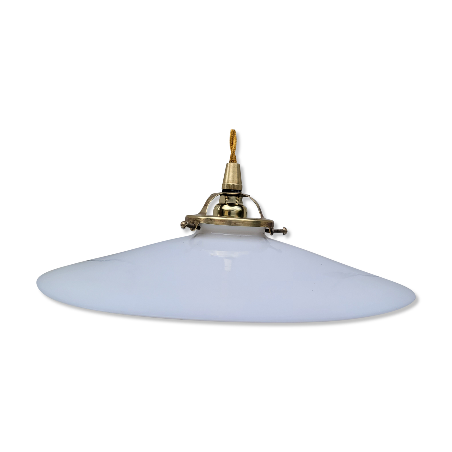 White opaline suspension