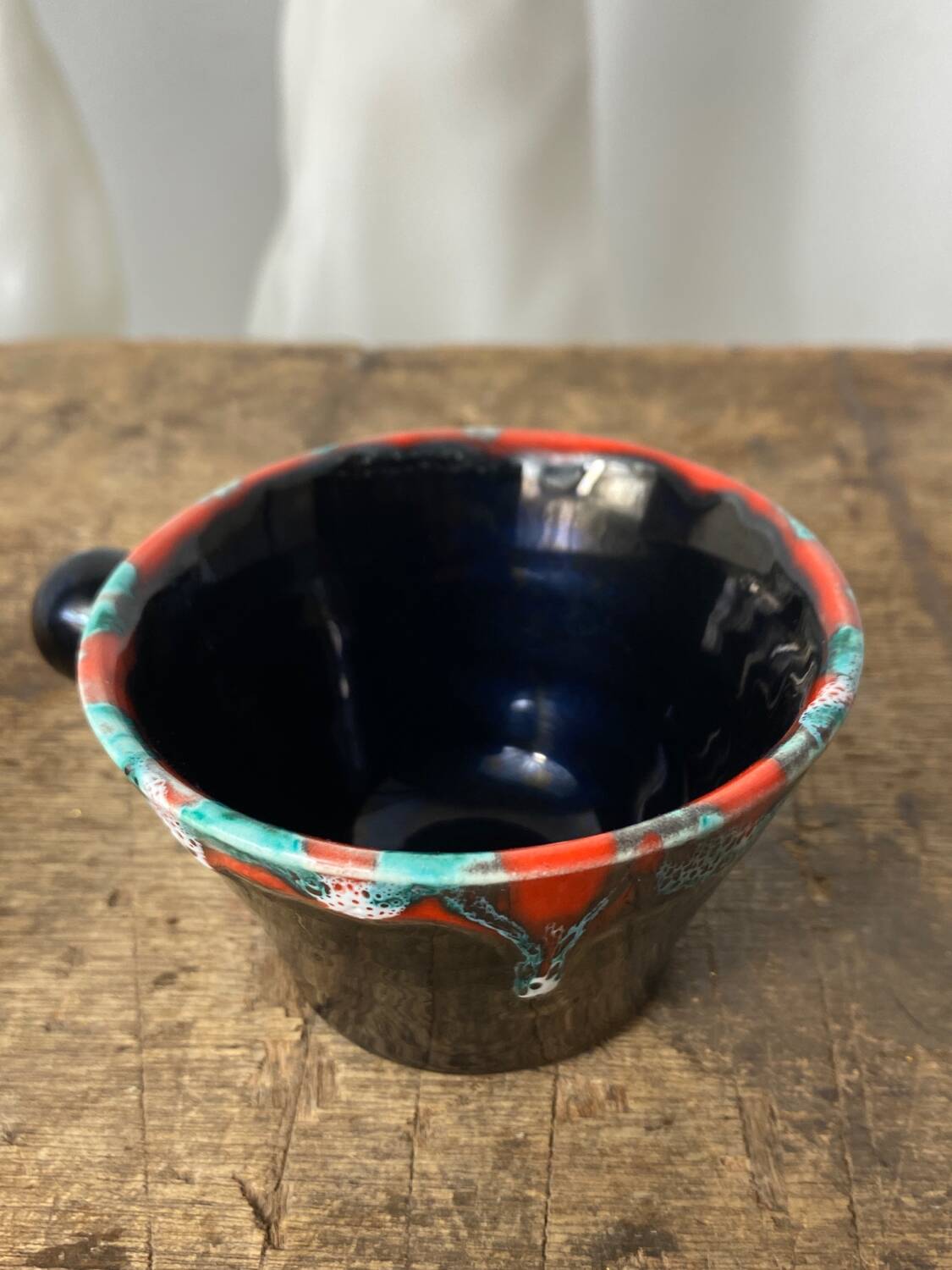 Deux tasses Vallauris céramique irisée
