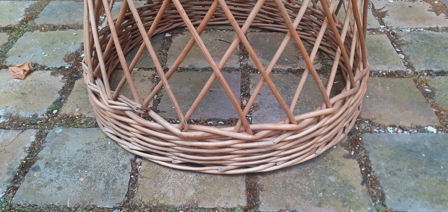 Vintage 50s planter on rattan stand