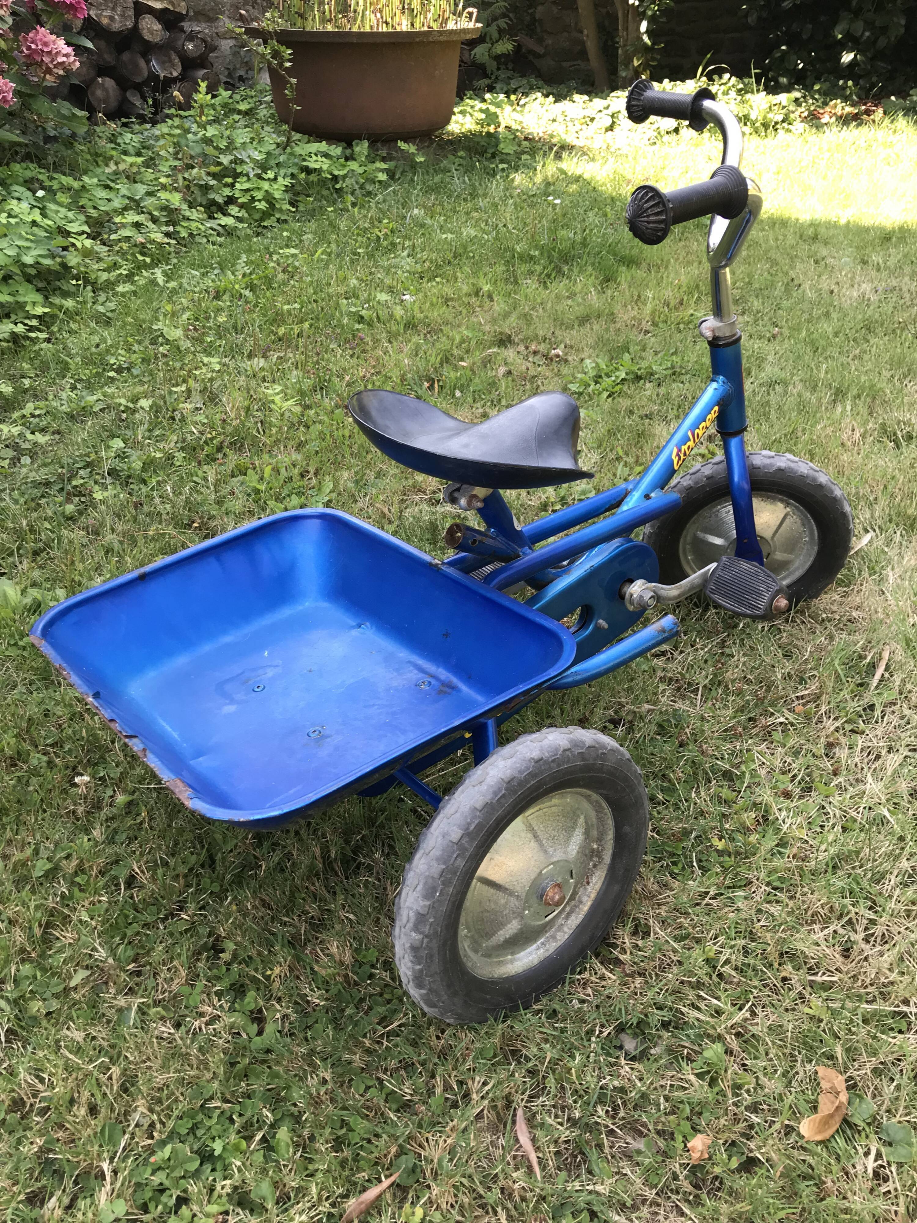 Vintage metal explorer tricycle