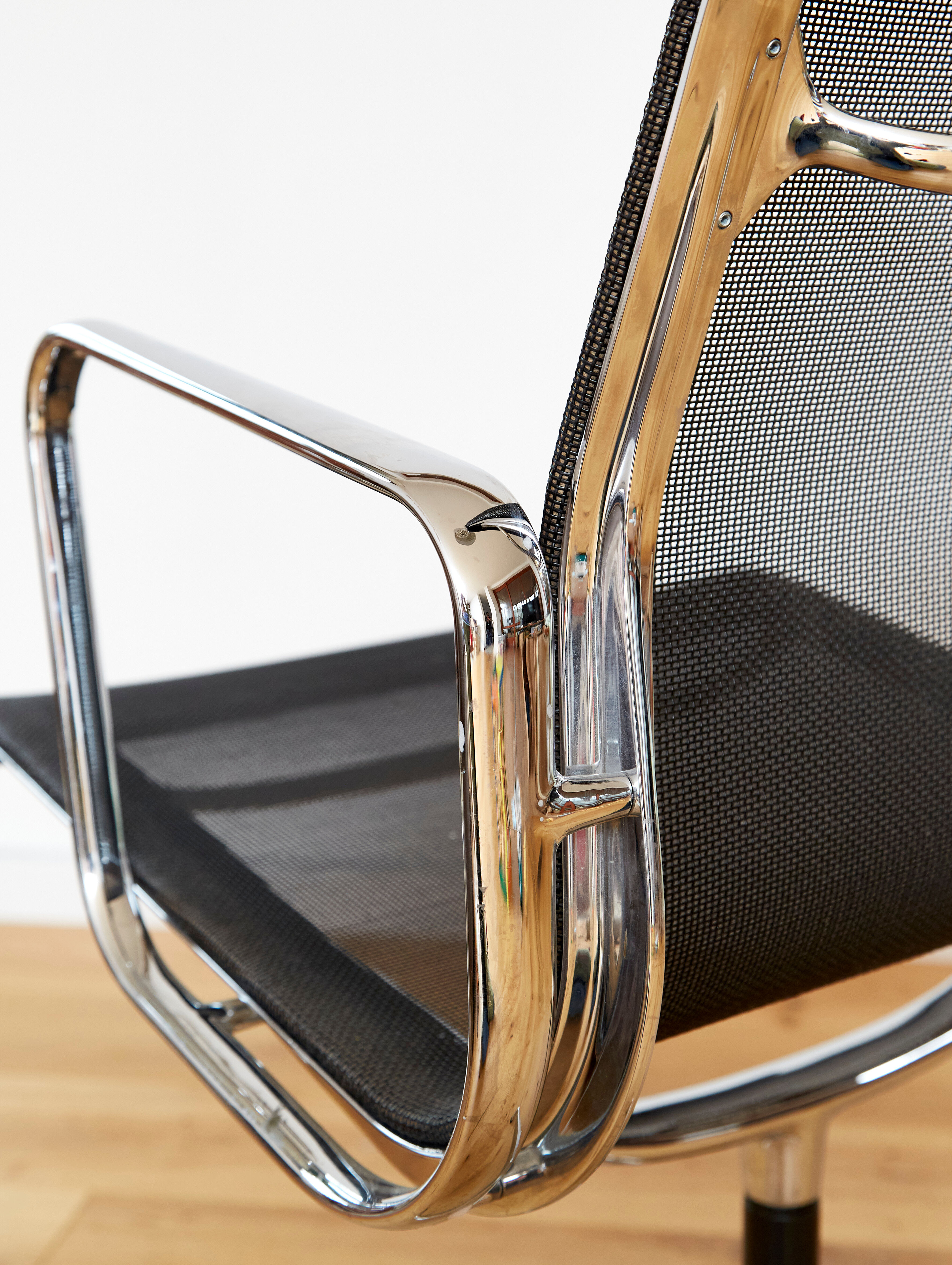 EA 108 Swivel Chair by Charles & Ray Eames for Vitra