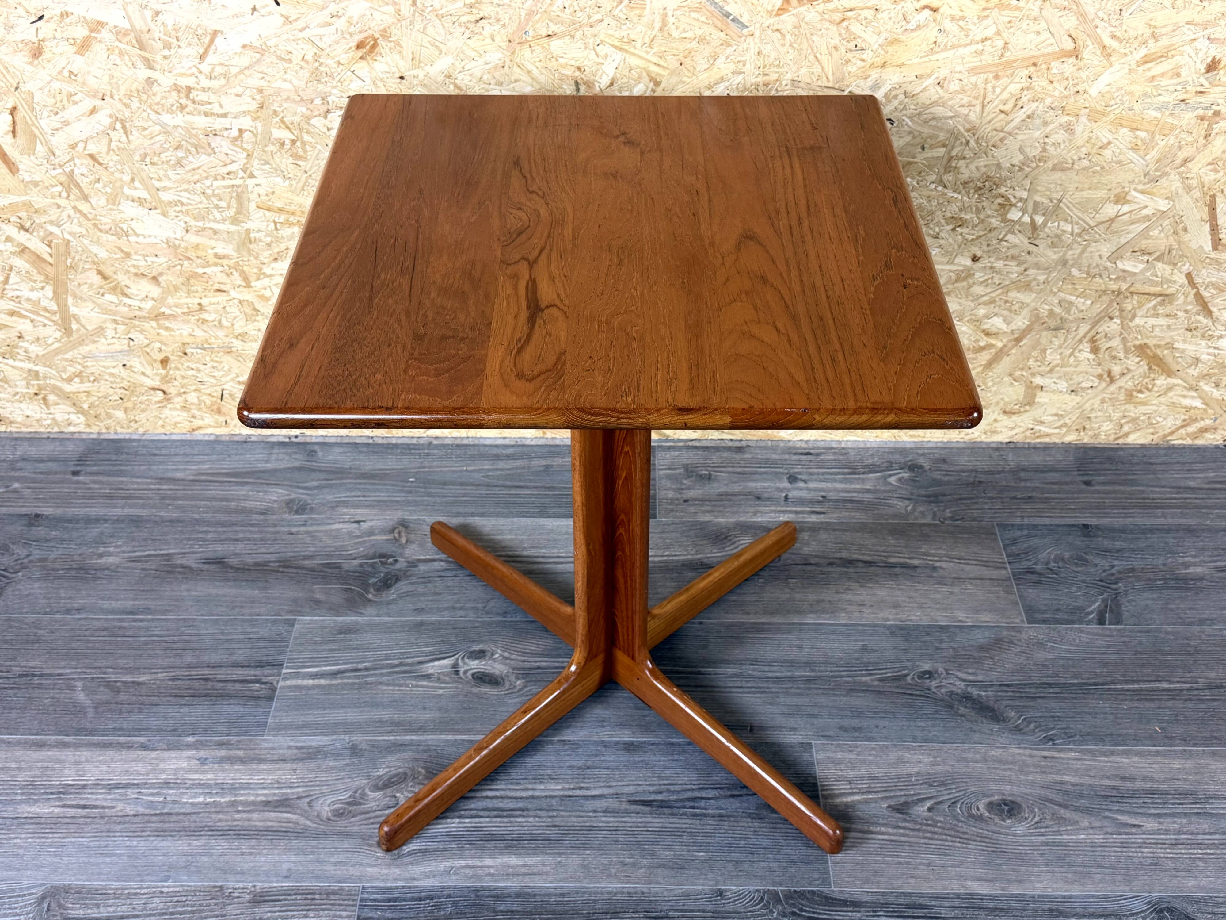 Table d'appoint en teck des années 1960/70 par O.D. Møbler A-S Danemark Design danois