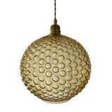 Globe suspension with large bubbles