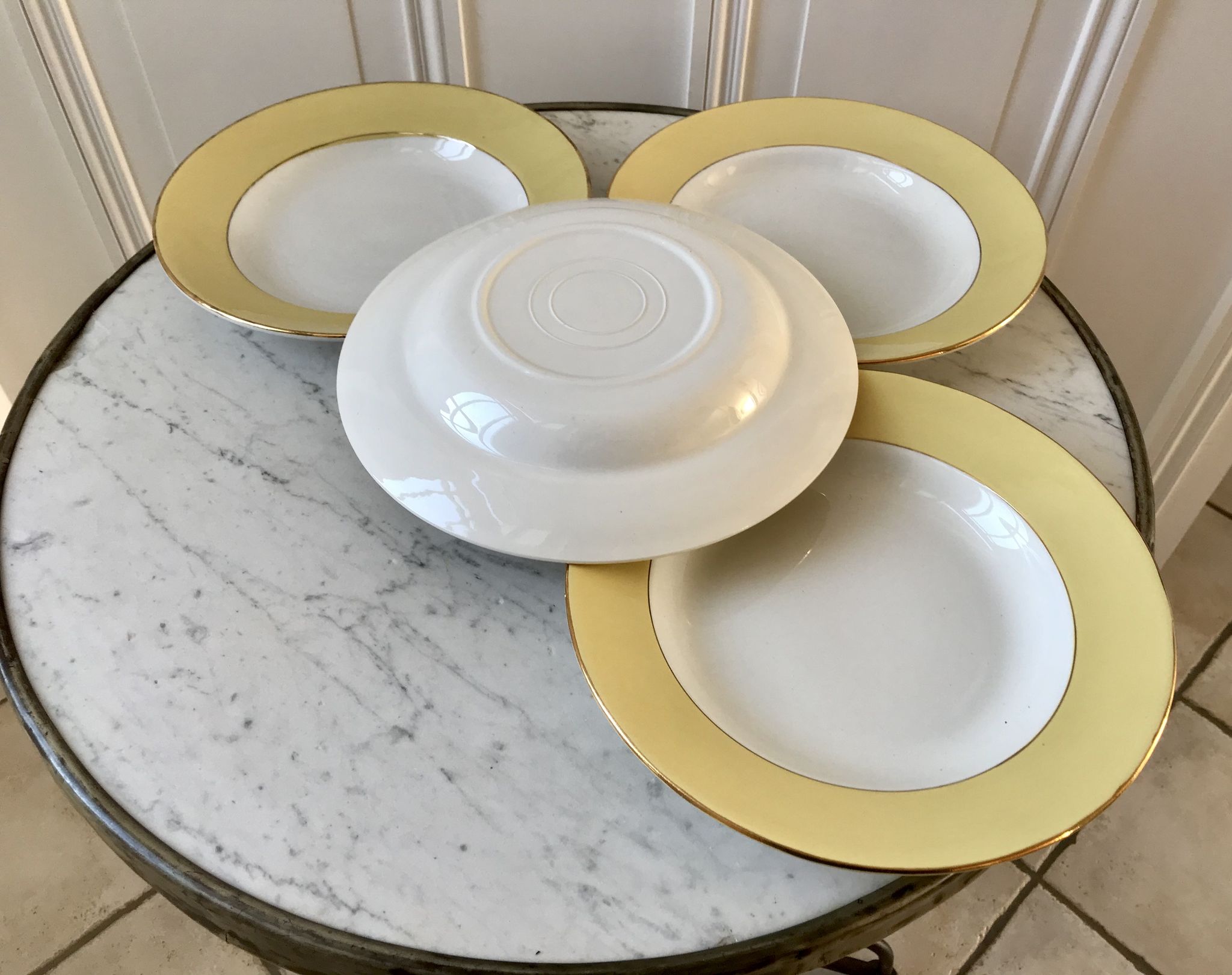 4 hollow plates Saint-Amand 60s yellow pastel chick